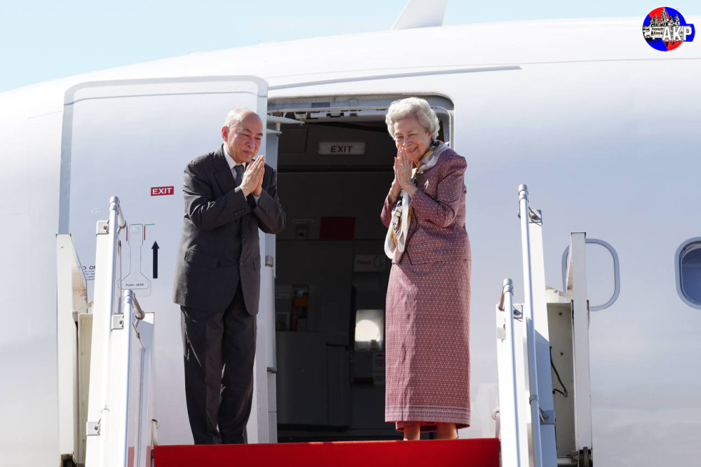 King of Cambodia Departs for Routine Medical Checkup in Beijing; Hun Sen Named Acting Head of State
