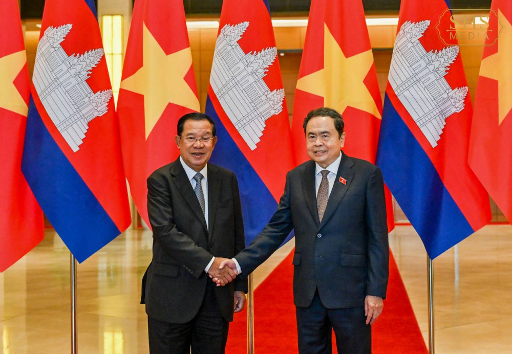 Strengthening Cambodia-Vietnam Ties: Samdech Hun Sen Meets Tran Thanh Man in Hanoi