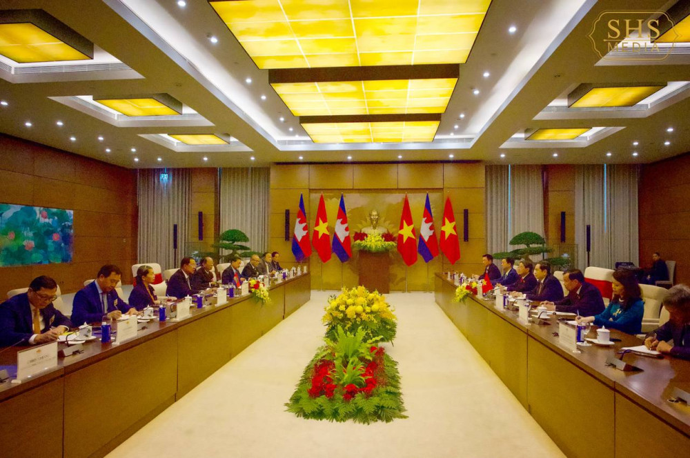 Strengthening Cambodia-Vietnam Ties: Samdech Hun Sen Meets Tran Thanh Man in Hanoi
