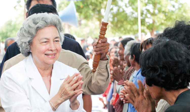 Queen-Mother Norodom Monineath Donates $20,000 to Support Cambodian Mine Clearance