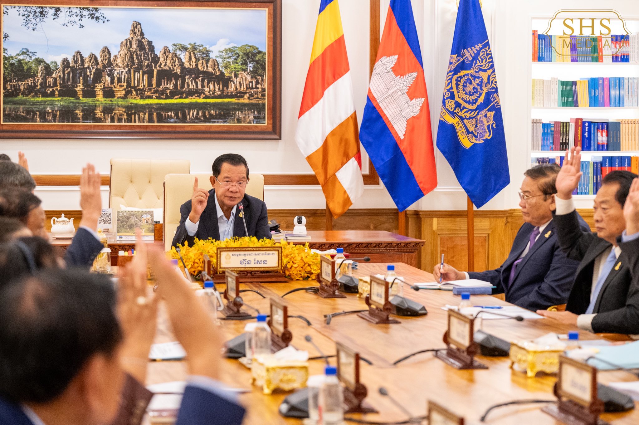 Samdech Hun Sen Chairs Senate Standing Committee Meeting to Review 5 Key International Draft Laws