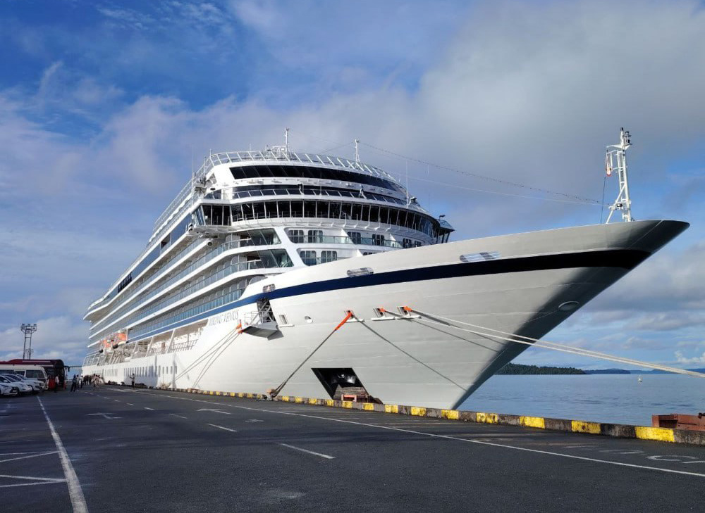Viking Venus Kicks Off 2026 High Season: 808 Tourists Arrive in Sihanoukville 🚢🇰🇭