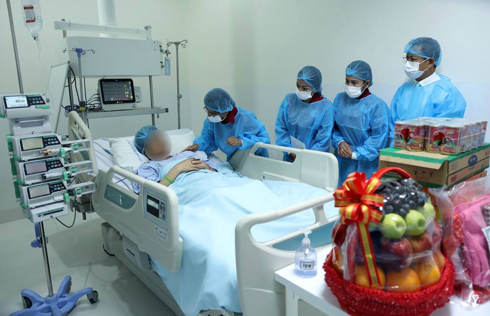 Cambodian Red Cross Aids Assaulted Migrant Worker