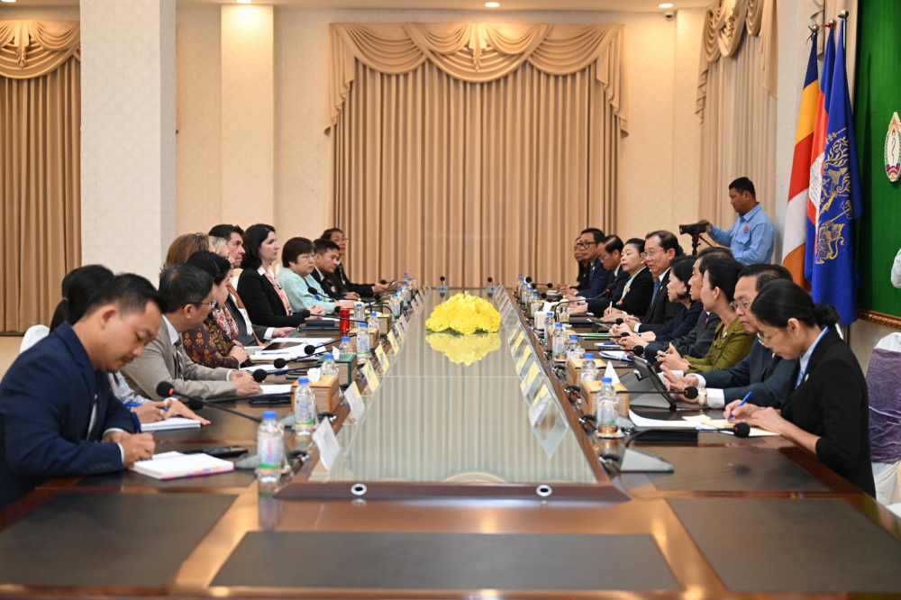 Big Meeting: Cambodia and World Bank Team Up for Better Health!๐ฅ