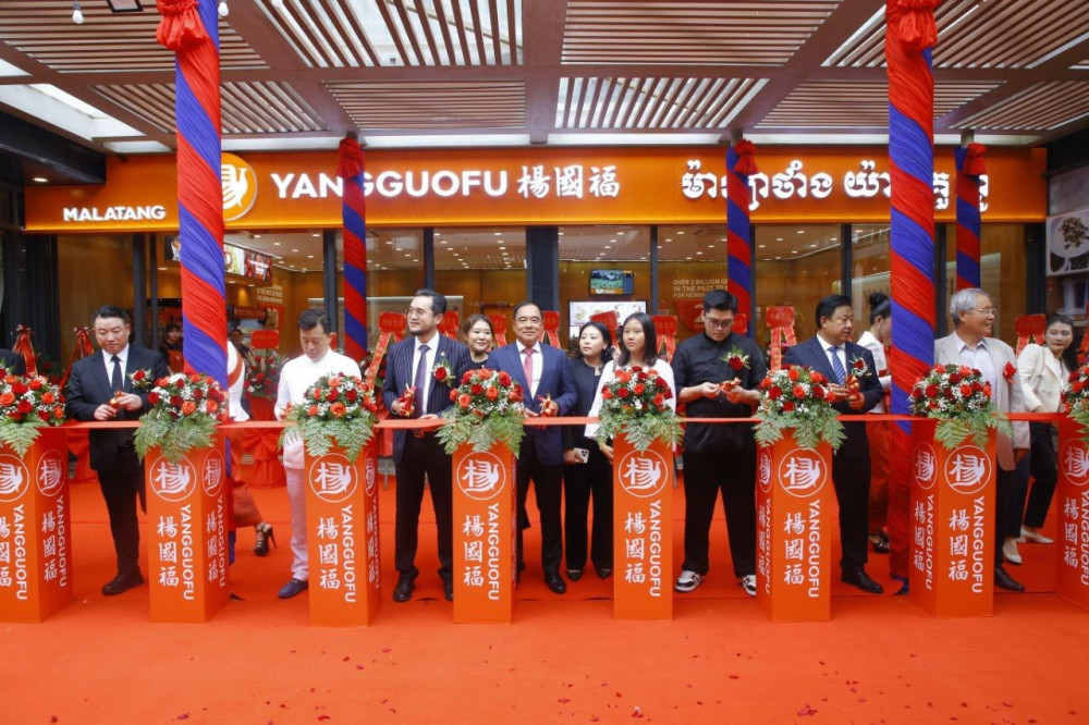 Big News! A Huge Chinese Restaurant Just Opened in Cambodia!🍜