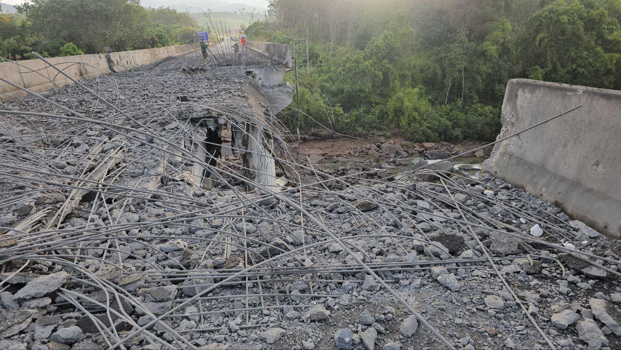 The $133 Million Assault: Why Cambodia's Strategic Chey Chumneas Bridge Became a Target of the Thai F-16 Fighter Jets