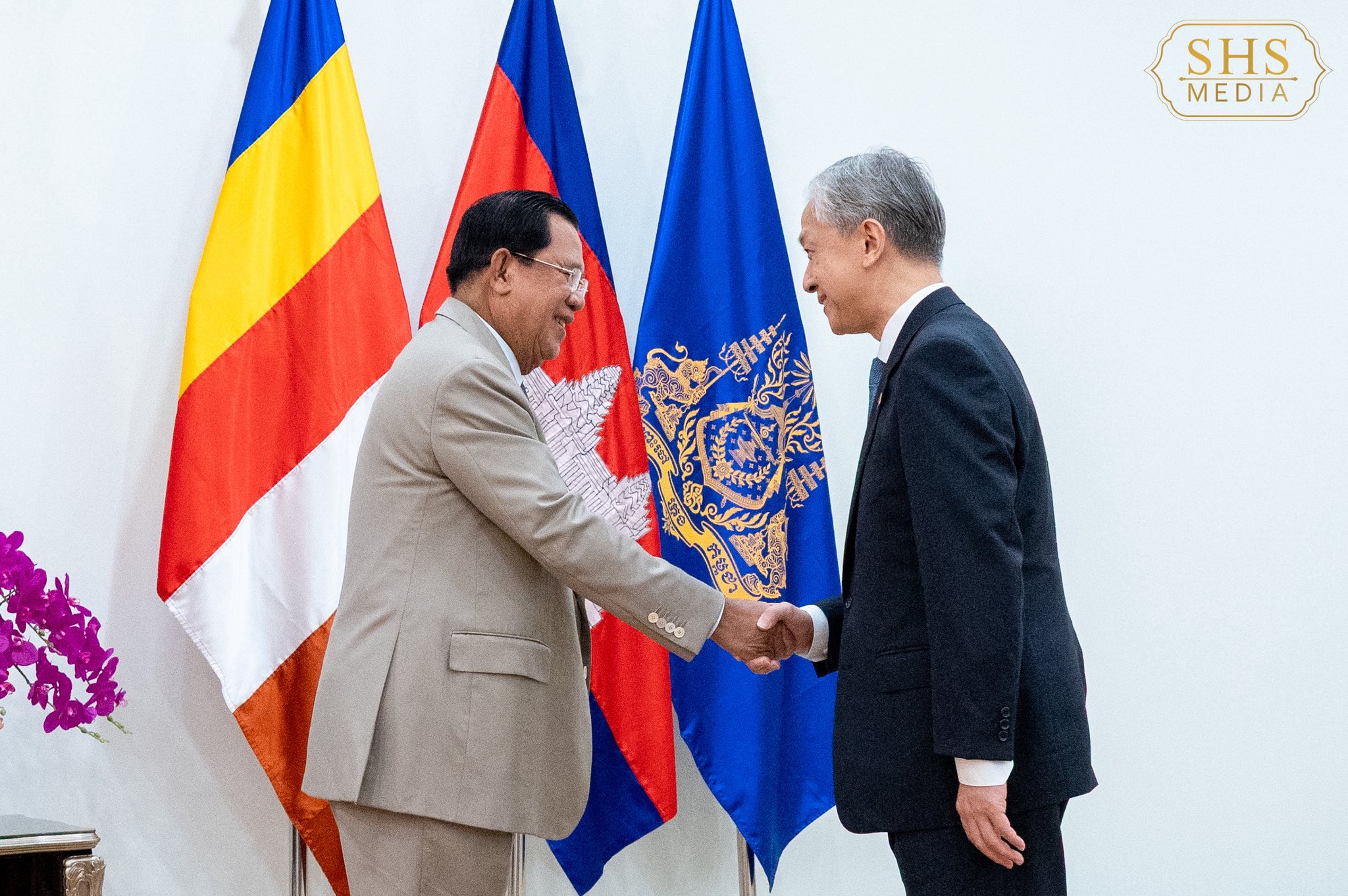 Hun Sen & CPC Official Boost Cambodia-China Party-to-Party Cooperation