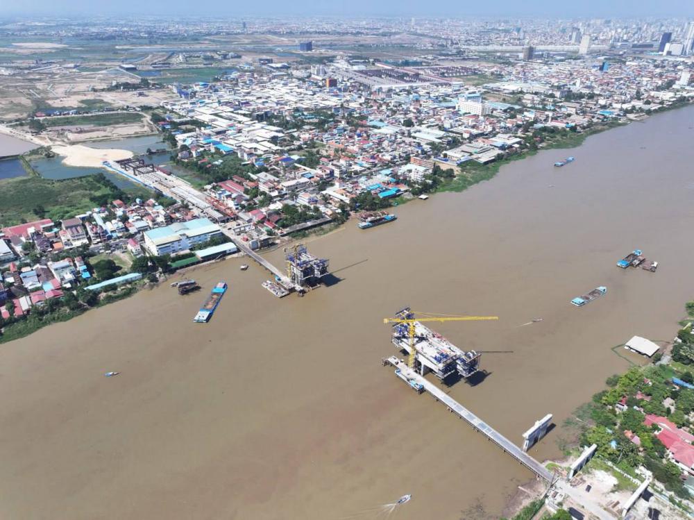 New Bassac River Bridge is Over Halfway Done; Minister Pushes for Early Finish