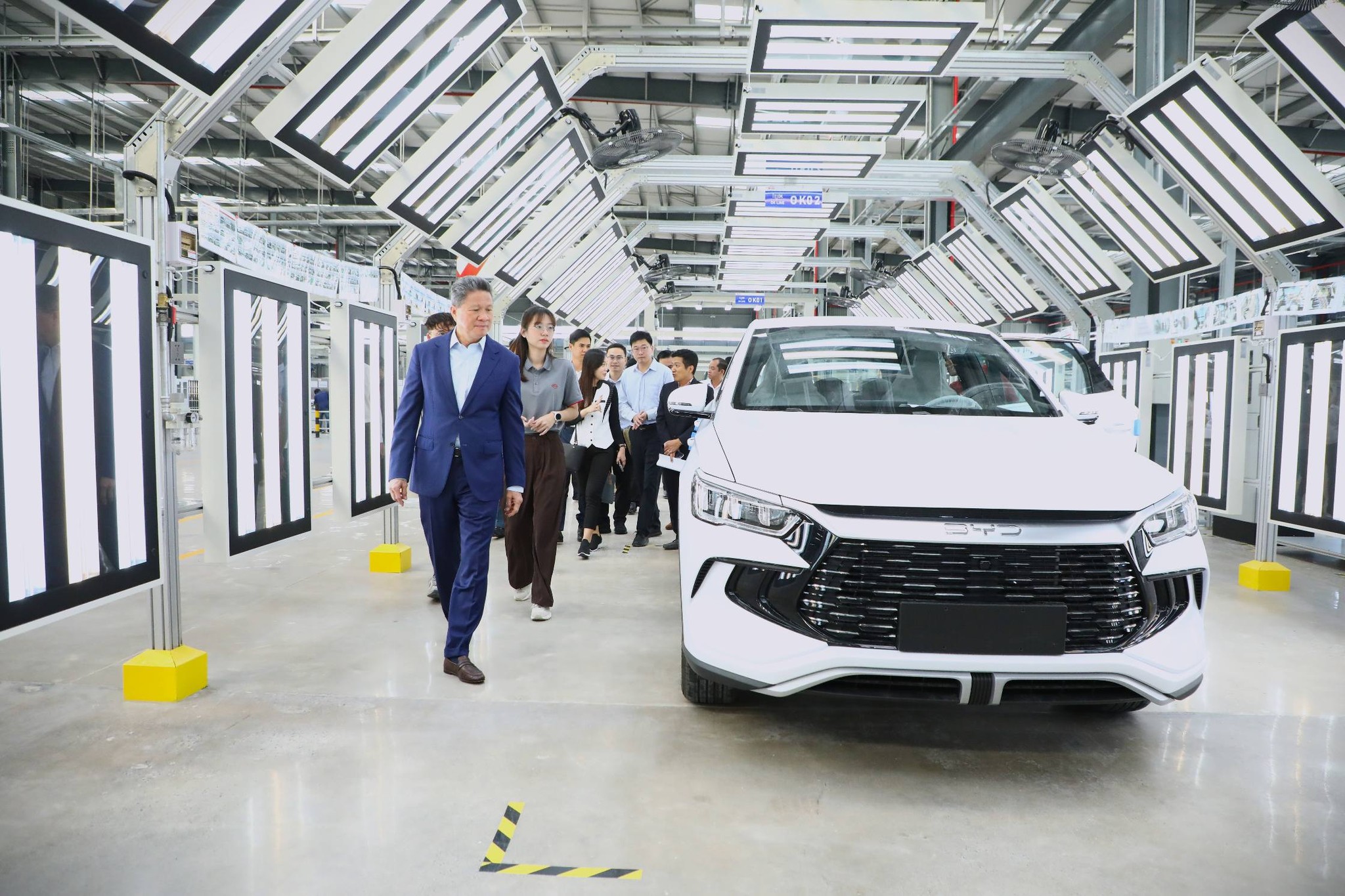 DPM Sun Chanthol Inspects Newly Completed BYD Cambodia Assembly Plant