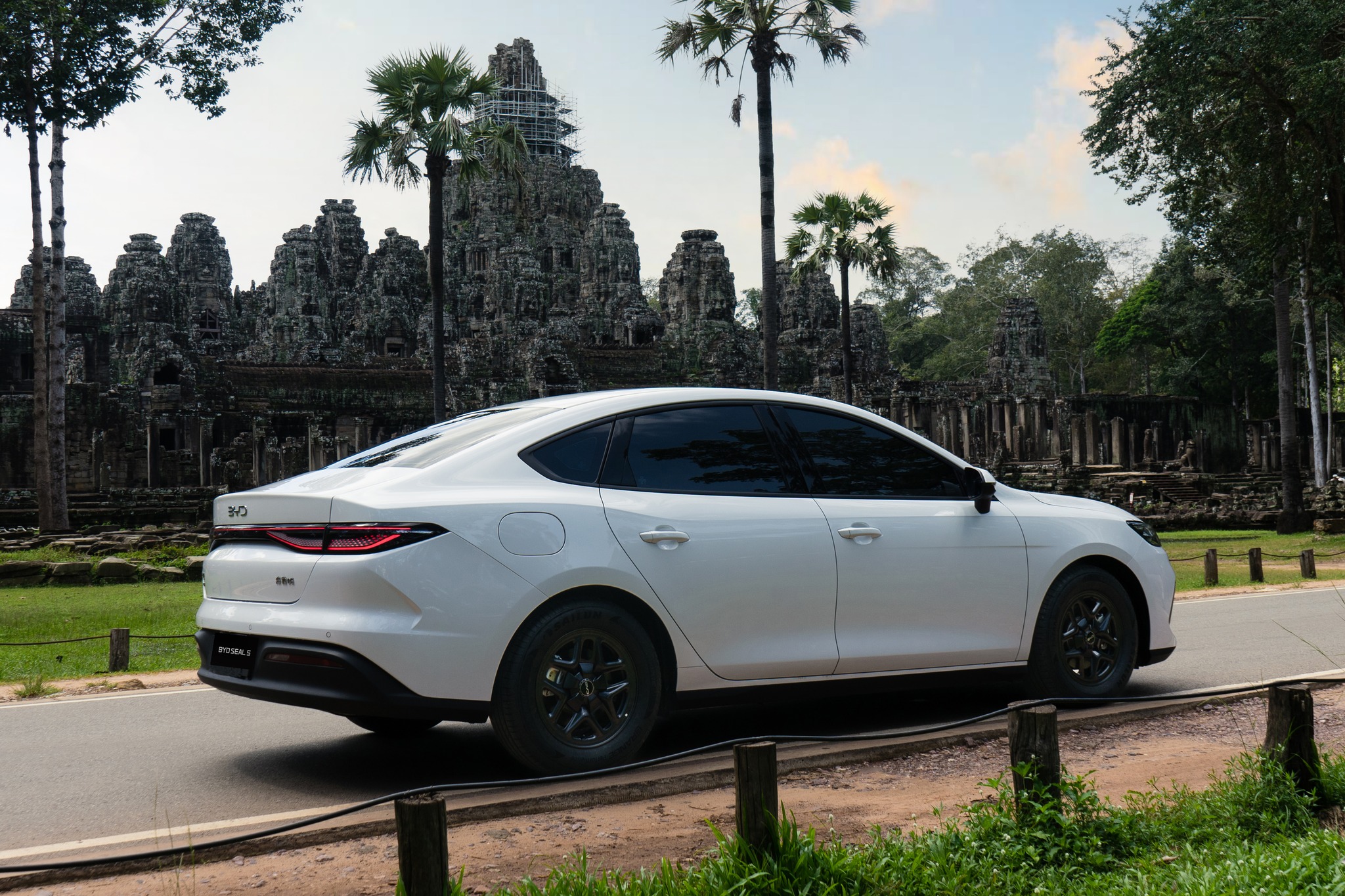 Global EV Shake-up: BYD Dethrones Tesla as World’s Top Electric Vehicle Seller