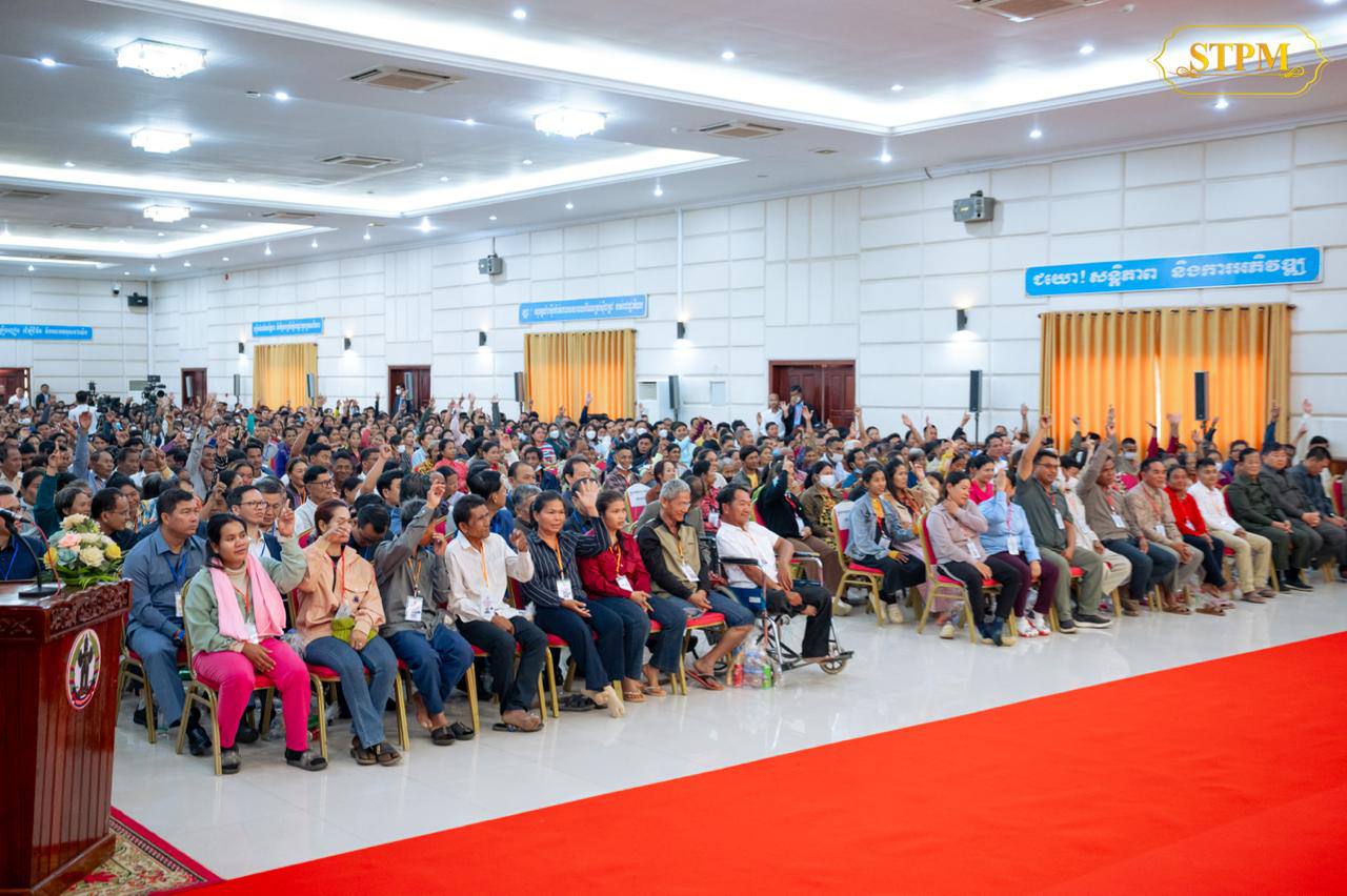 PM Hun Manet Engages Border Residents in Banteay Meanchey and Battambang