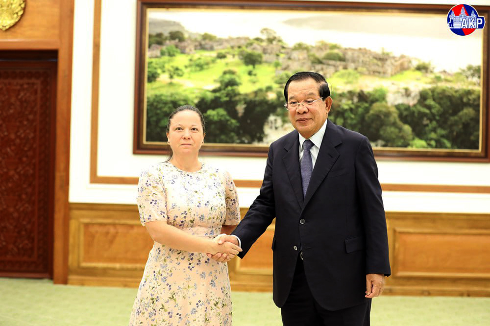 Acting Head of State Welcomes New Czech Ambassador to Cambodia